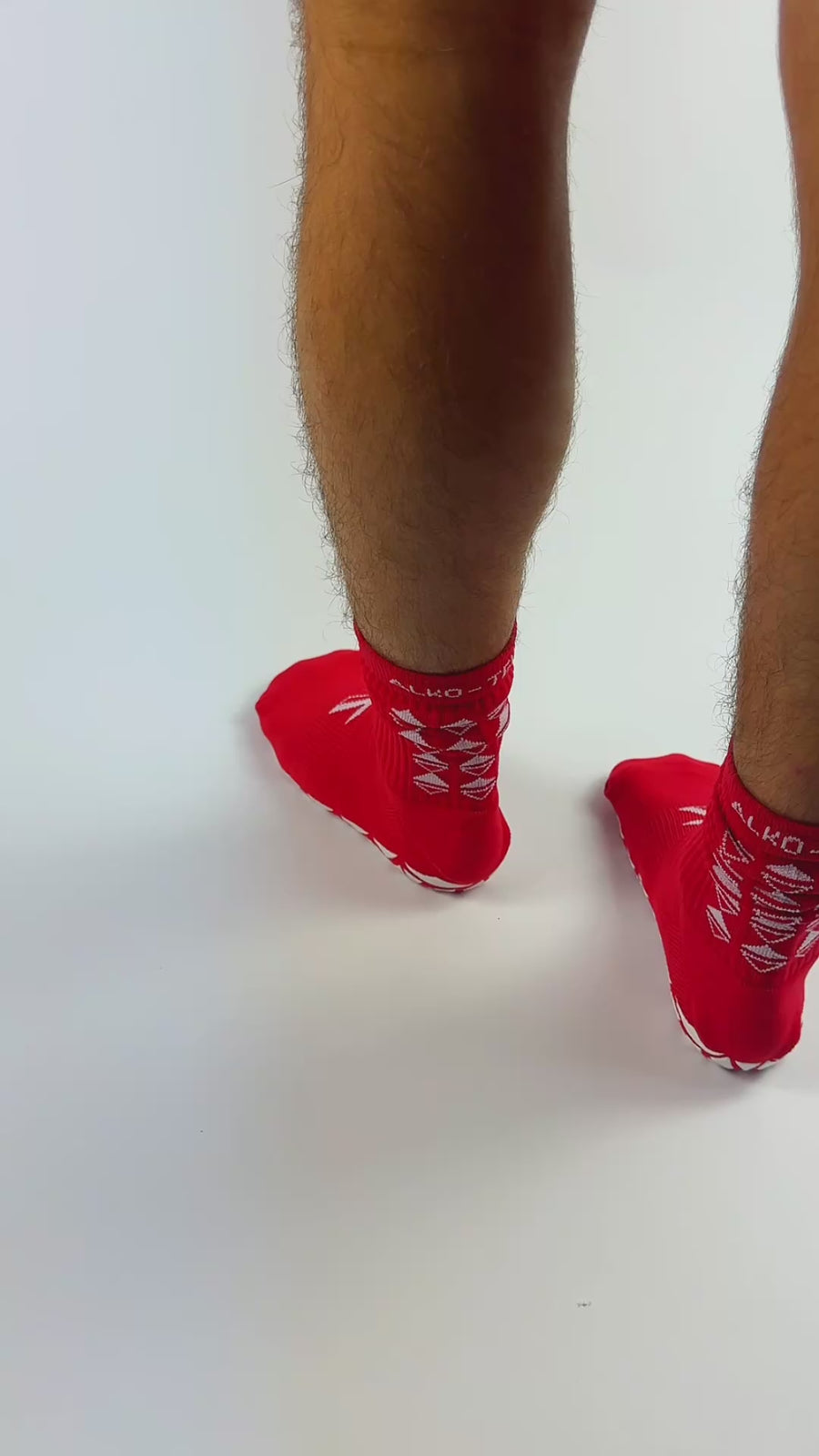 GRIP SOCKS MIDCALF LENGTH RED